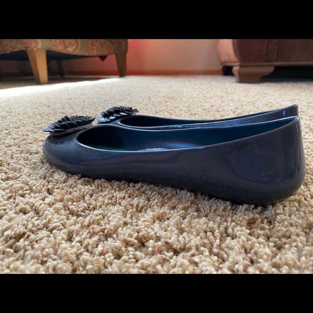 Flats - Picture 2 of 6